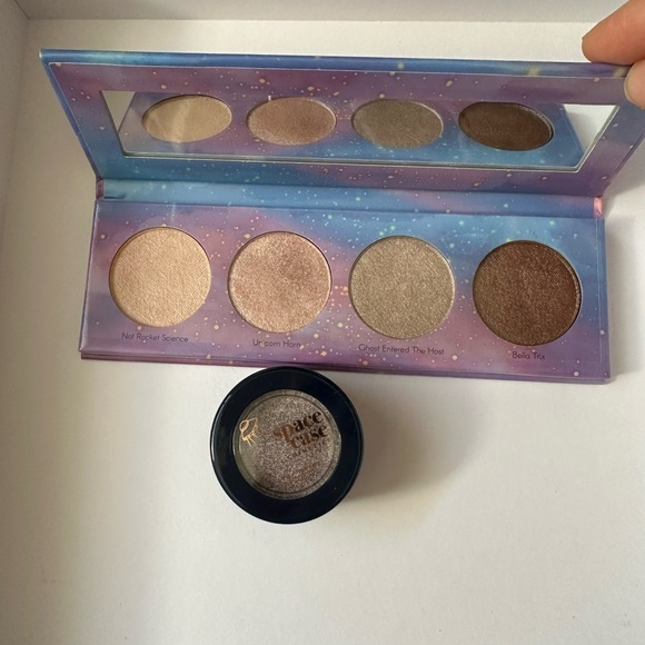 Make up bundle - Picture 1 of 2